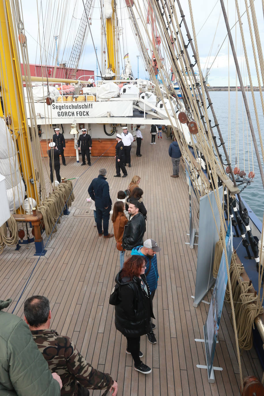 El &#039;Gorch Fock&#039; recibe a los visitantes