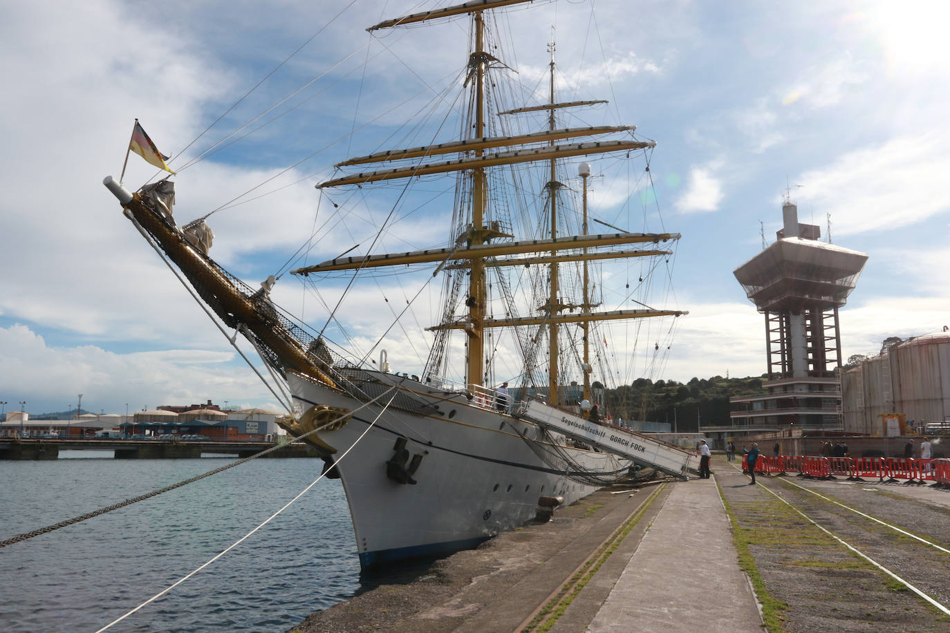 El &#039;Gorch Fock&#039; recibe a los visitantes