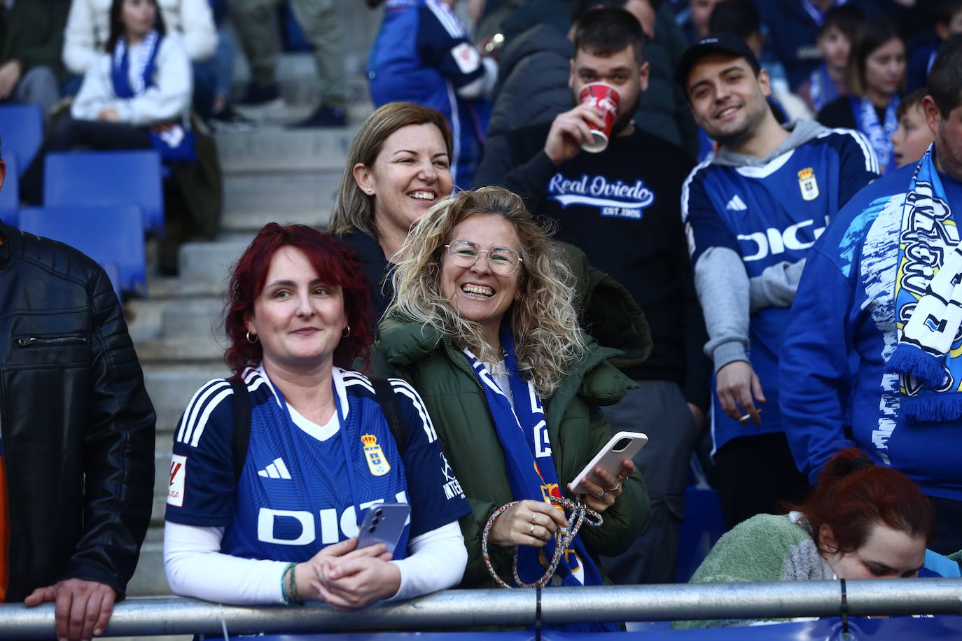 ¿Estuviste en el Real Oviedo - Villarreal B? ¡Búscate en las fotos!