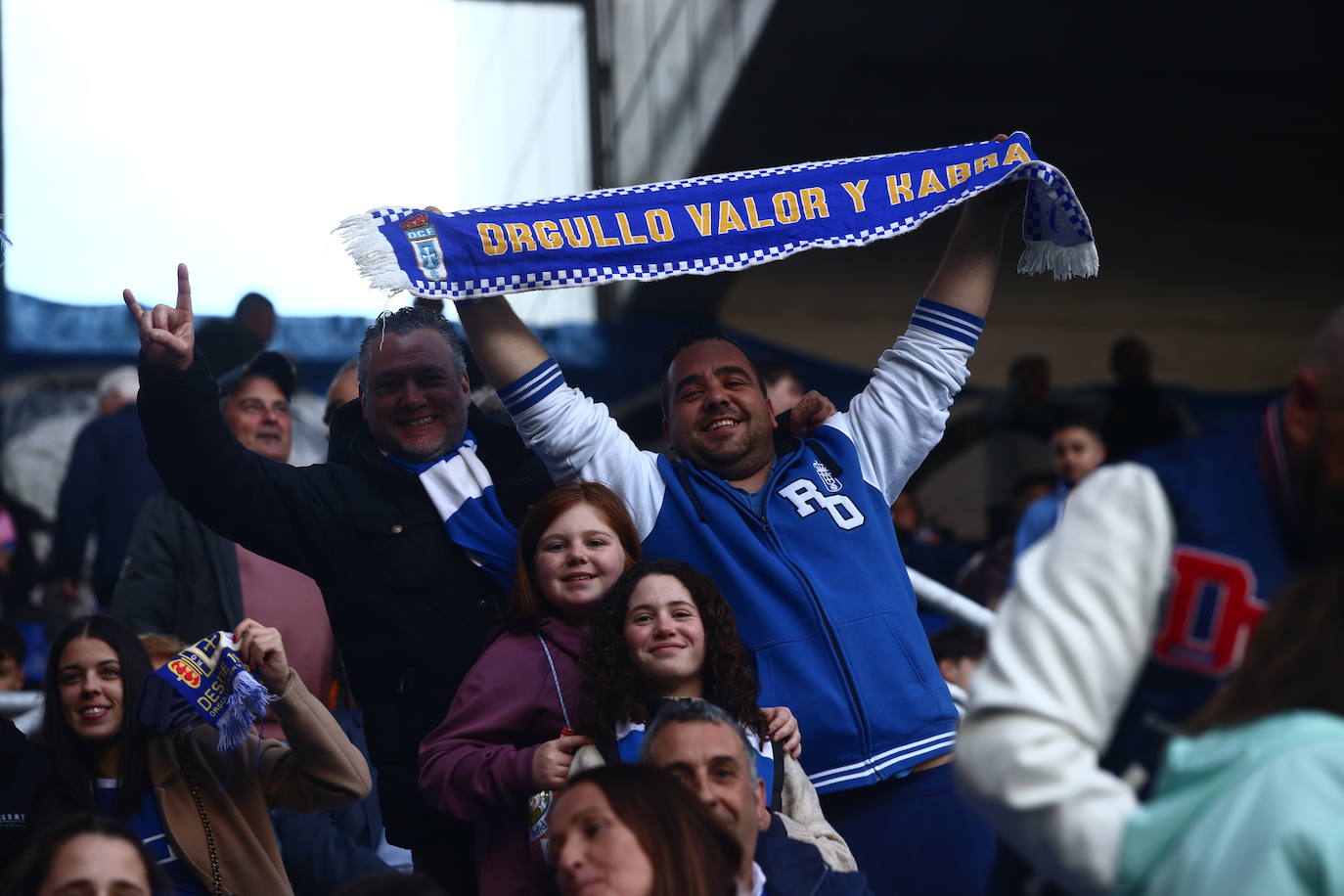 ¿Estuviste en el Real Oviedo - Villarreal B? ¡Búscate en las fotos!