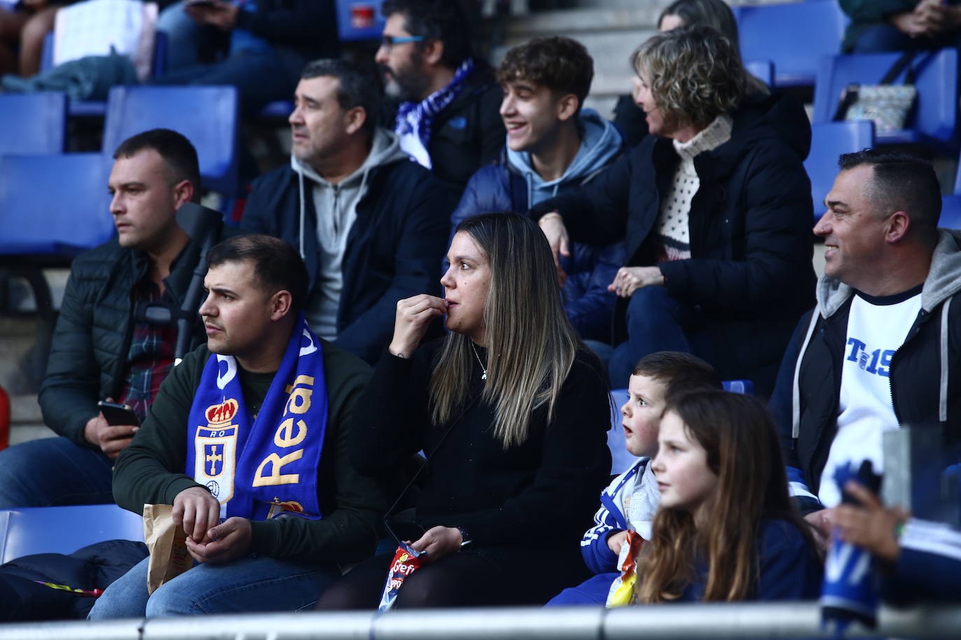 ¿Estuviste en el Real Oviedo - Villarreal B? ¡Búscate en las fotos!