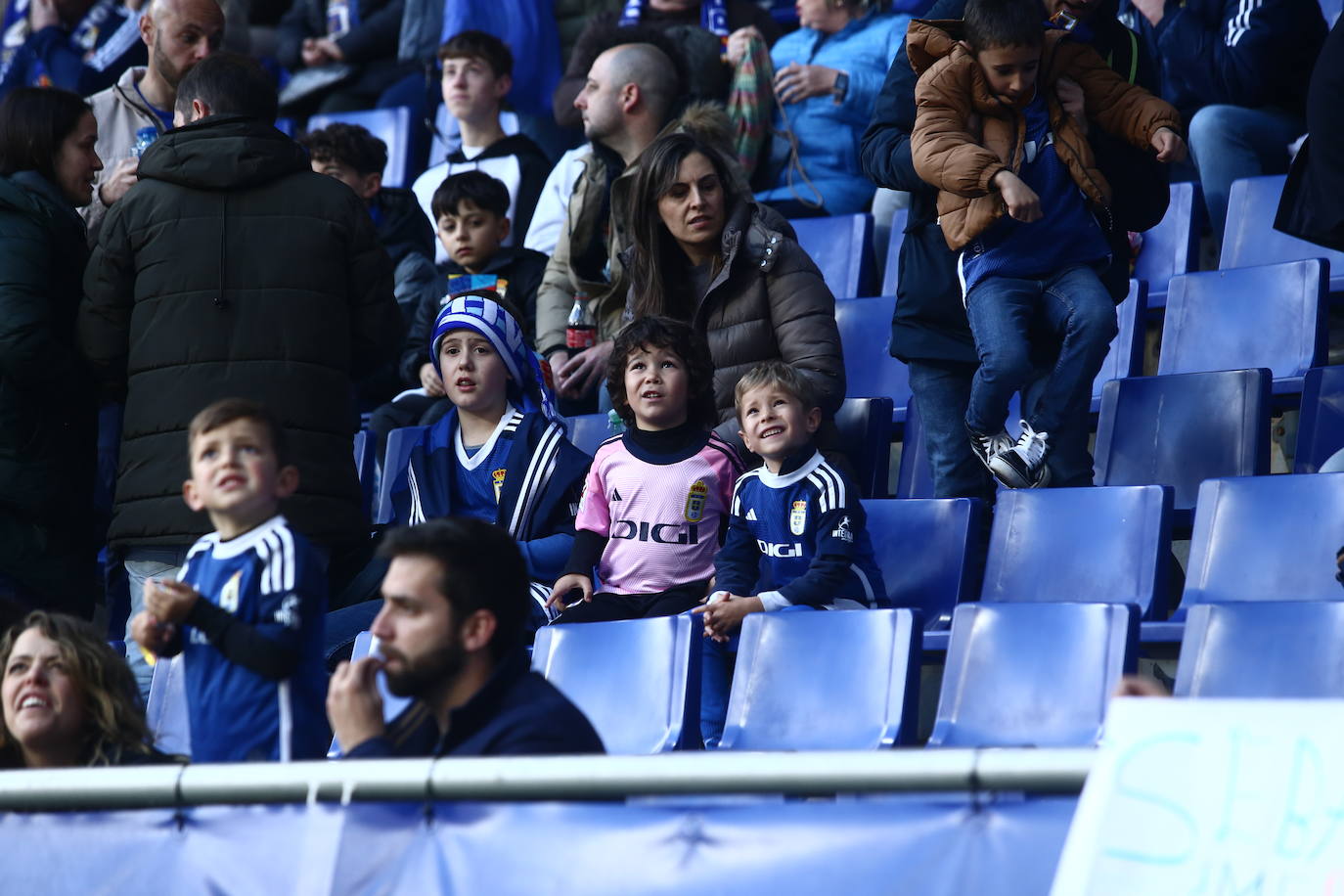 ¿Estuviste en el Real Oviedo - Villarreal B? ¡Búscate en las fotos!