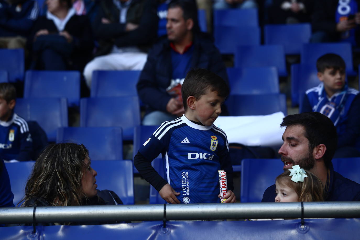 ¿Estuviste en el Real Oviedo - Villarreal B? ¡Búscate en las fotos!