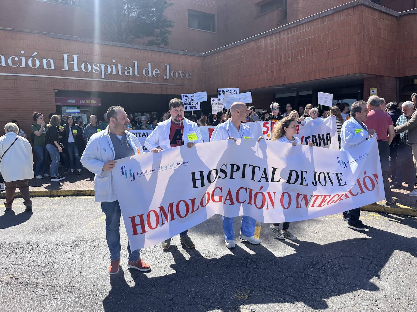 Las imágenes de la protesta de los trabajadores del Hospital de Jove