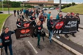Participantes en la protesta de la zona oeste de este sábado.
