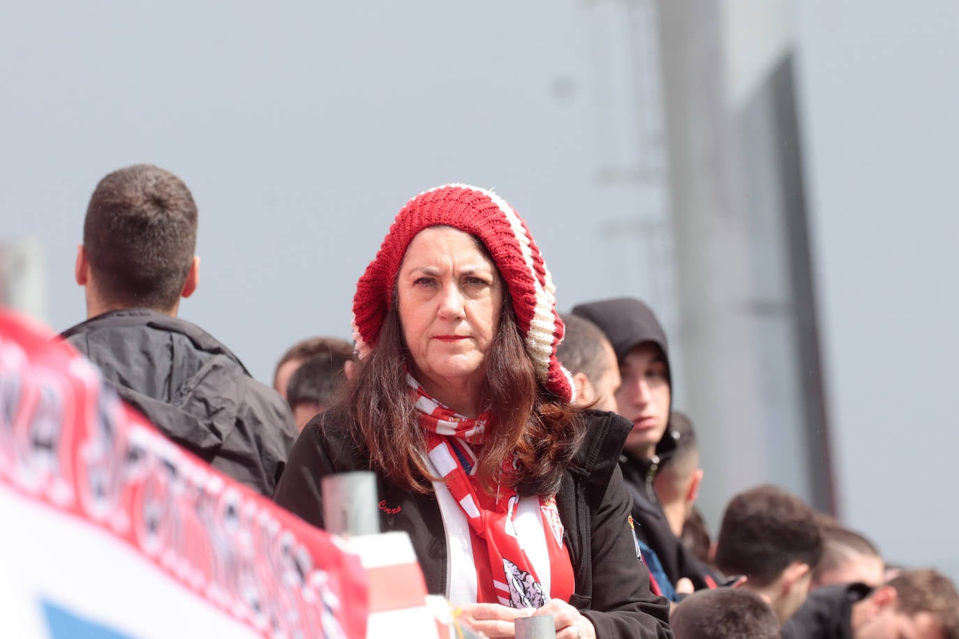 ¿Estuviste animando al Sporting ante el Mirandés? ¡Búscate en las fotos en Anduva!