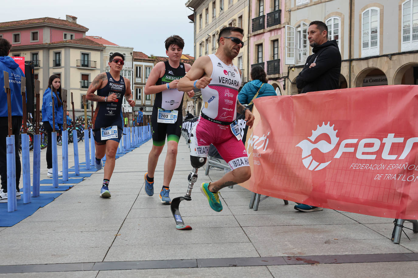 María Varo y Javier Martín vencen en el Nacional de Duatlón en Avilés