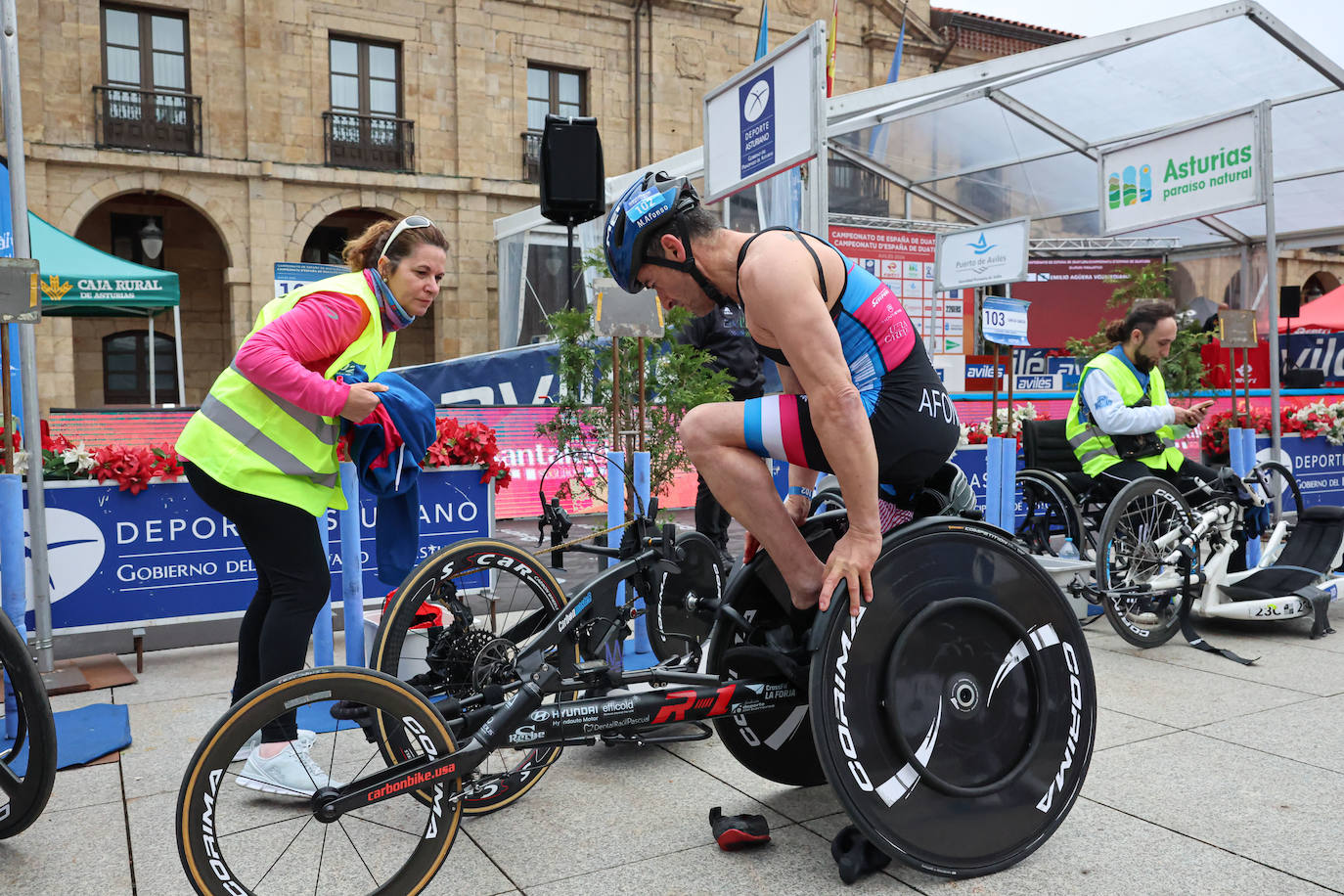 María Varo y Javier Martín vencen en el Nacional de Duatlón en Avilés