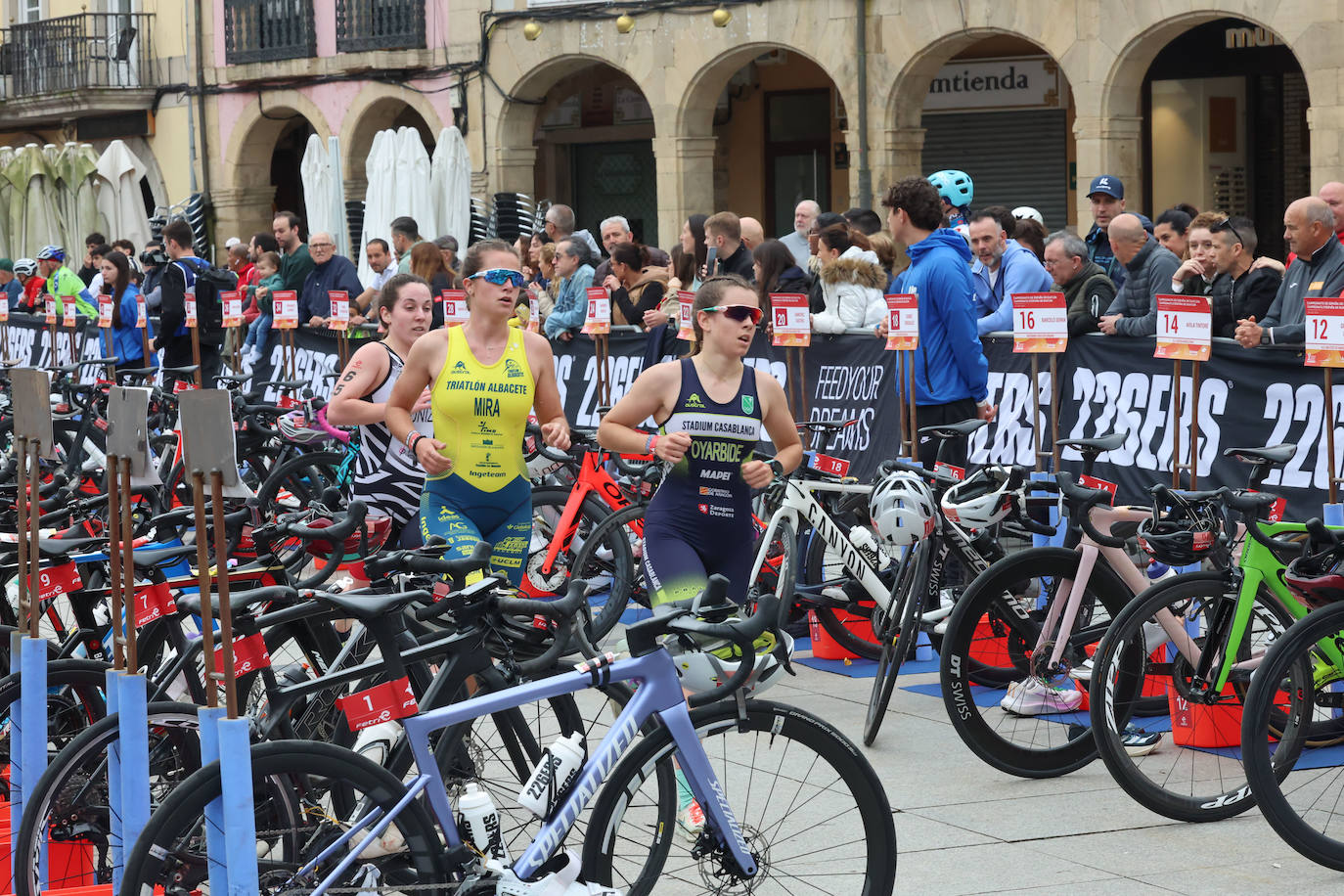 María Varo y Javier Martín vencen en el Nacional de Duatlón en Avilés