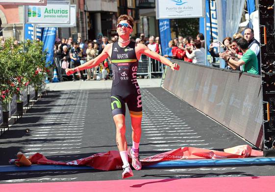 María Varo y Javier Martín vencen en el Nacional de Duatlón en Avilés