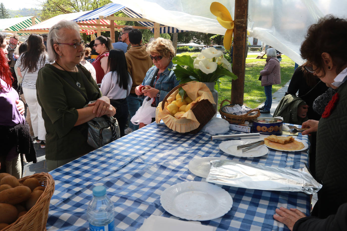 El buen tiempo anima la Primera Flor de Grado