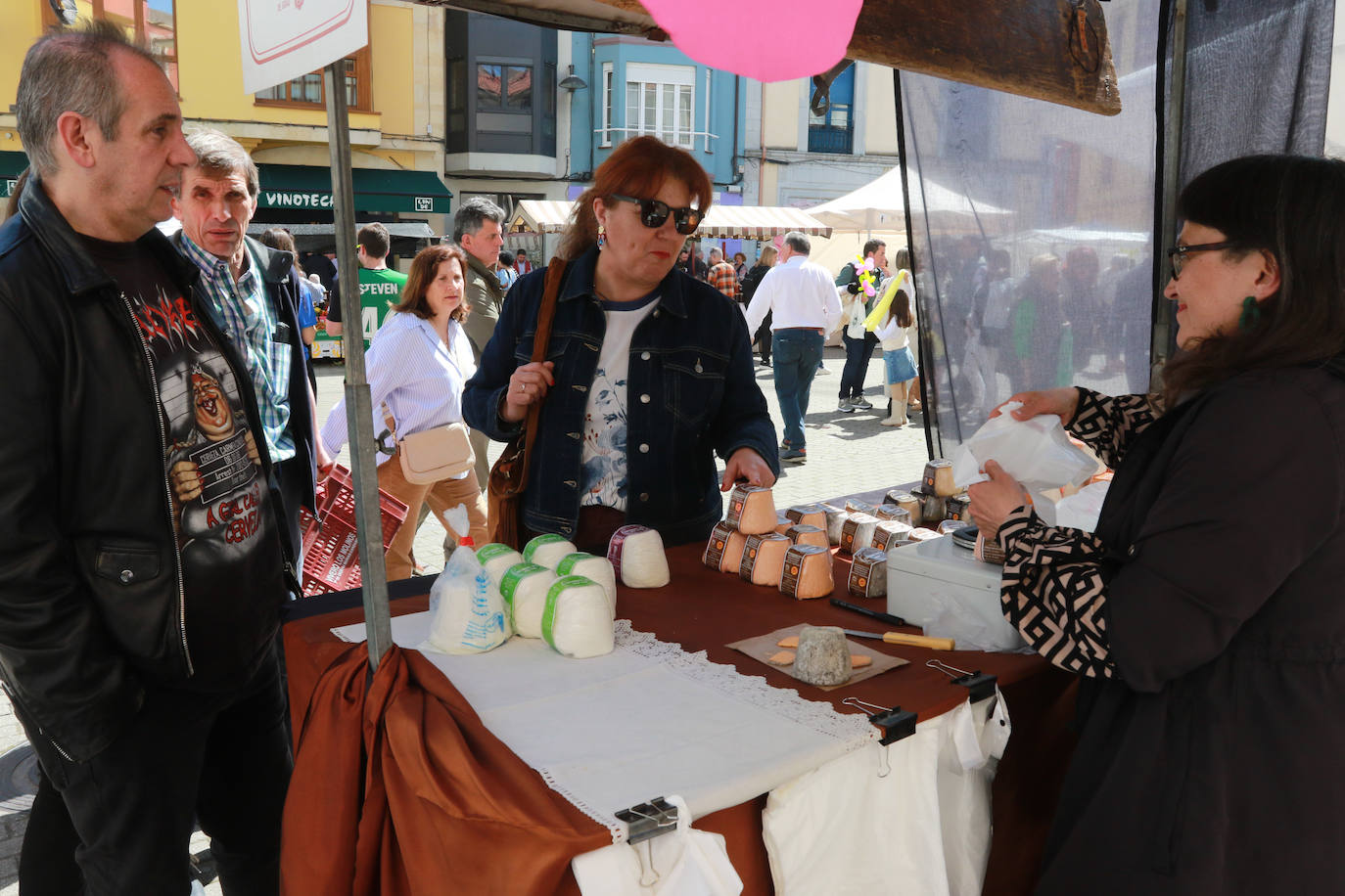 El buen tiempo anima la Primera Flor de Grado