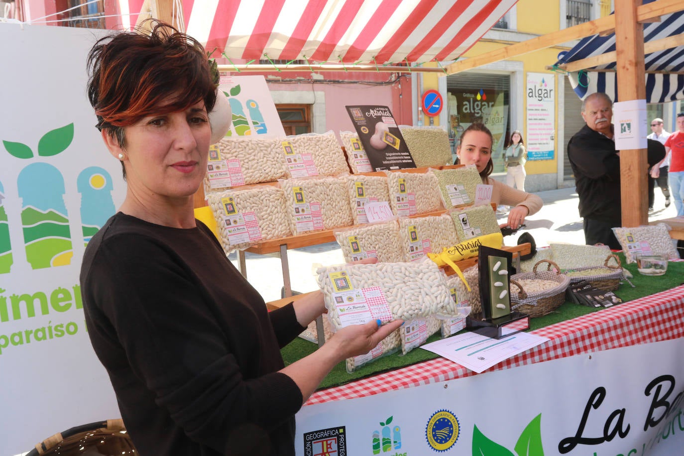 El buen tiempo anima la Primera Flor de Grado