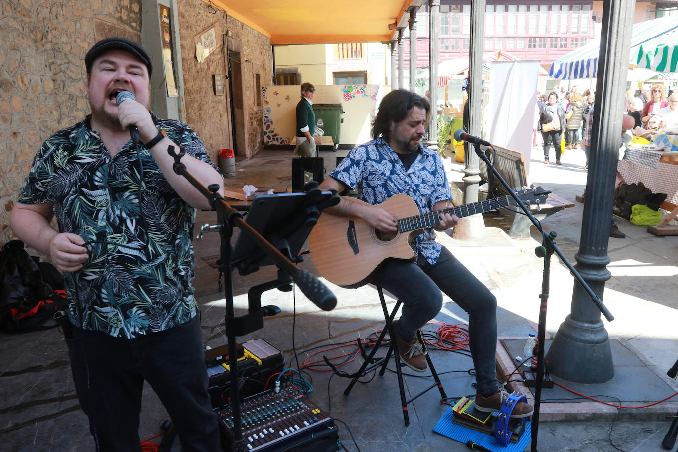 El buen tiempo anima la Primera Flor de Grado