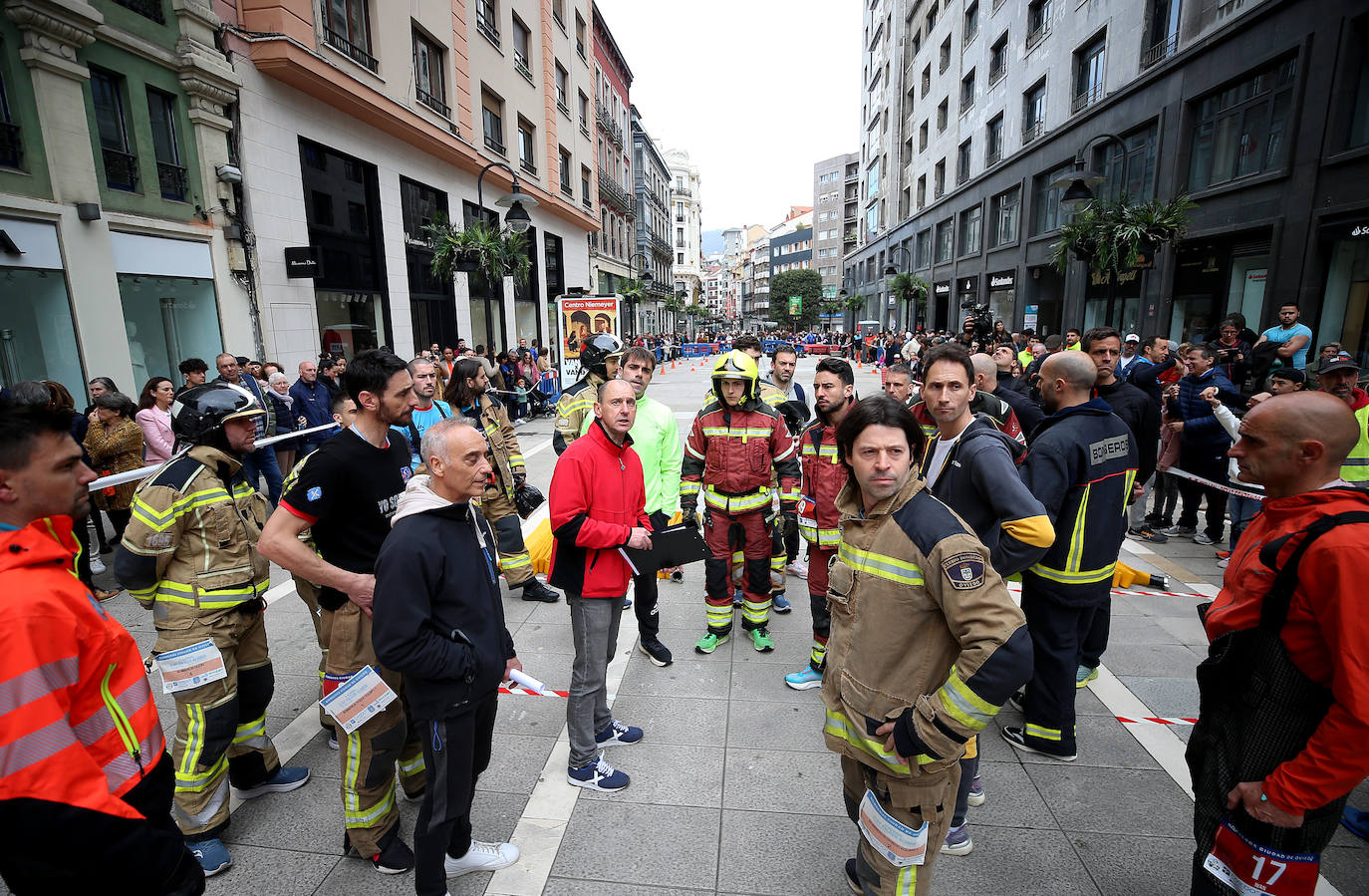 El recuerdo del bombero Eloy Palacio, muy presente en Oviedo