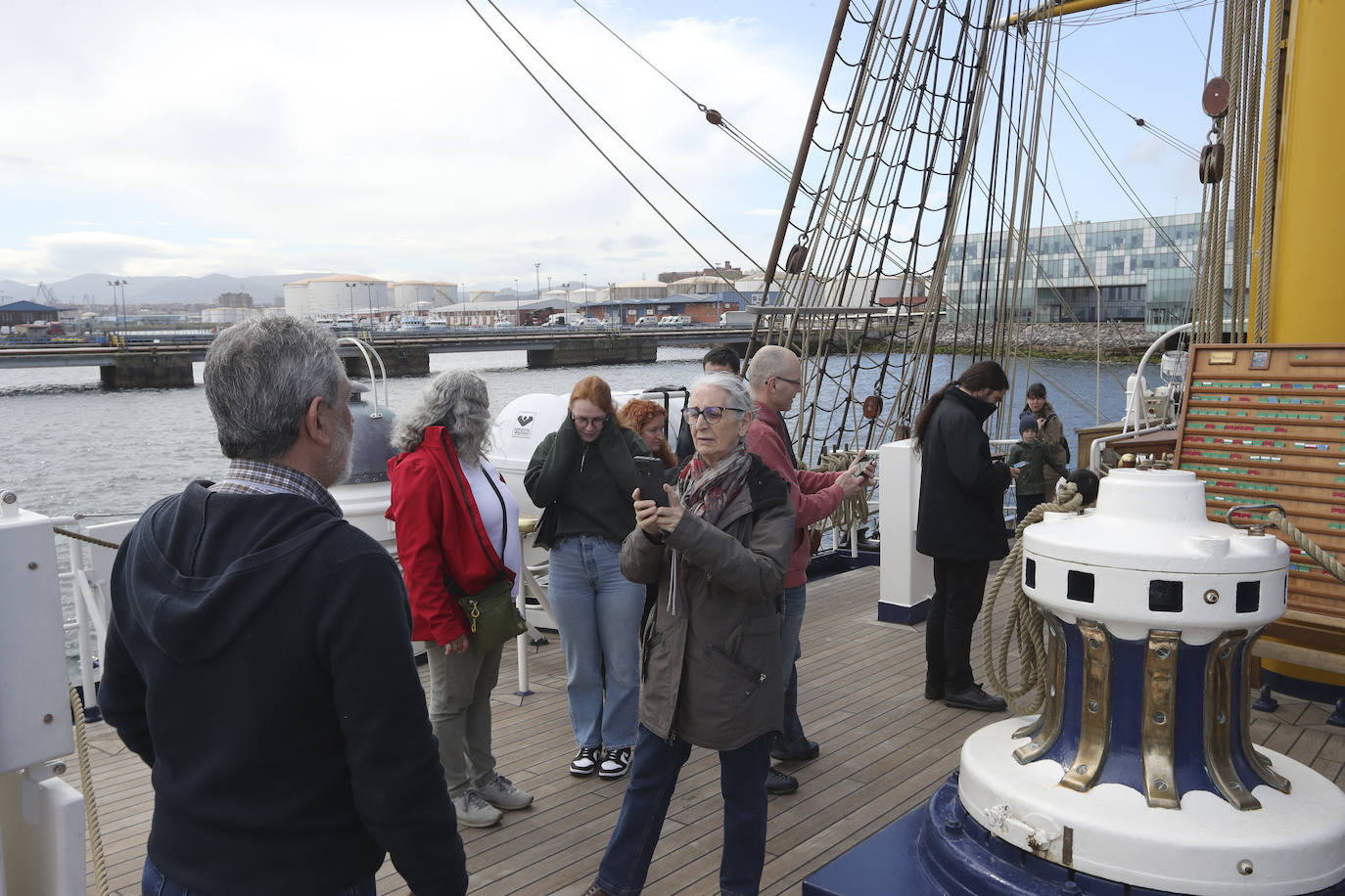 Gijón se despide del buque &#039;Gorch Fock&#039;