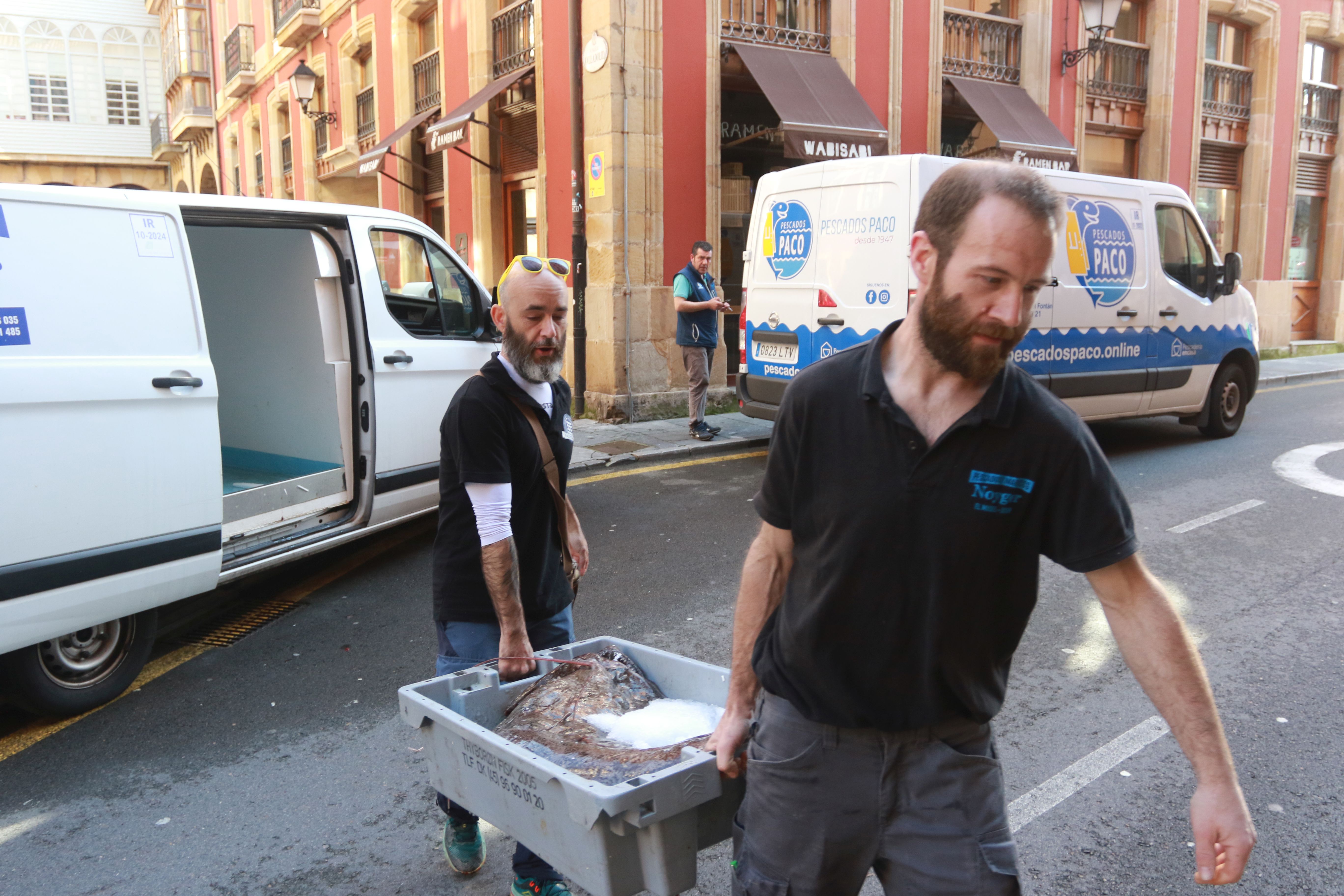 Así es el espectacular pixín de 55 kilos que se podrá degustar en Gijón