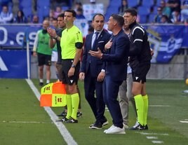 Carrión intentó corregir a sus futbolistas en la segunda parte.