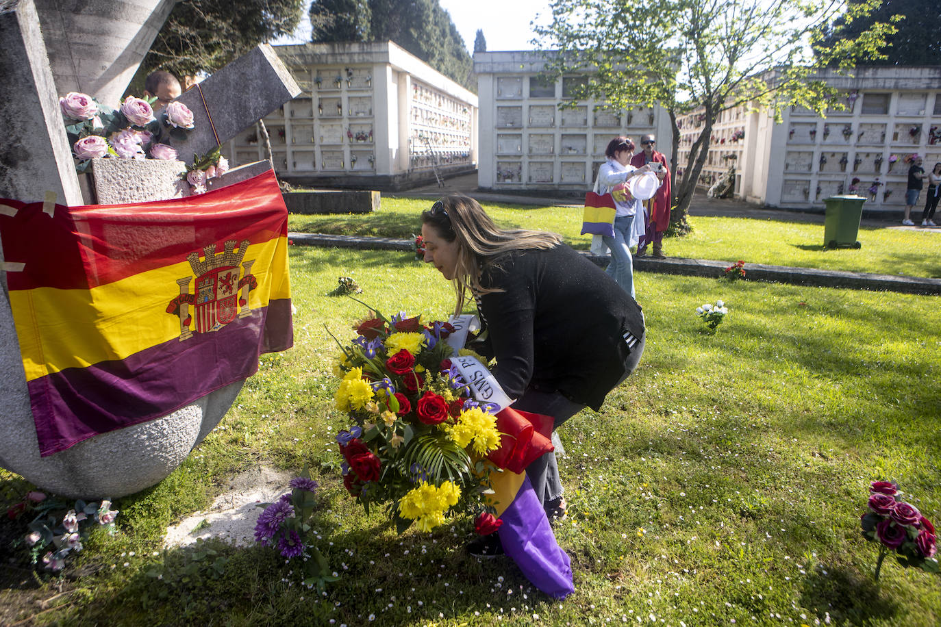 Conmemoración en Oviedo del 93 aniversario de la II República