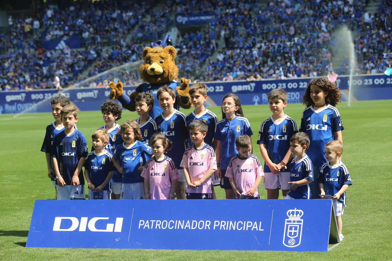 ¿Estuviste en el Real Oviedo - Mirandés? ¡Búscate en el Tartiere!