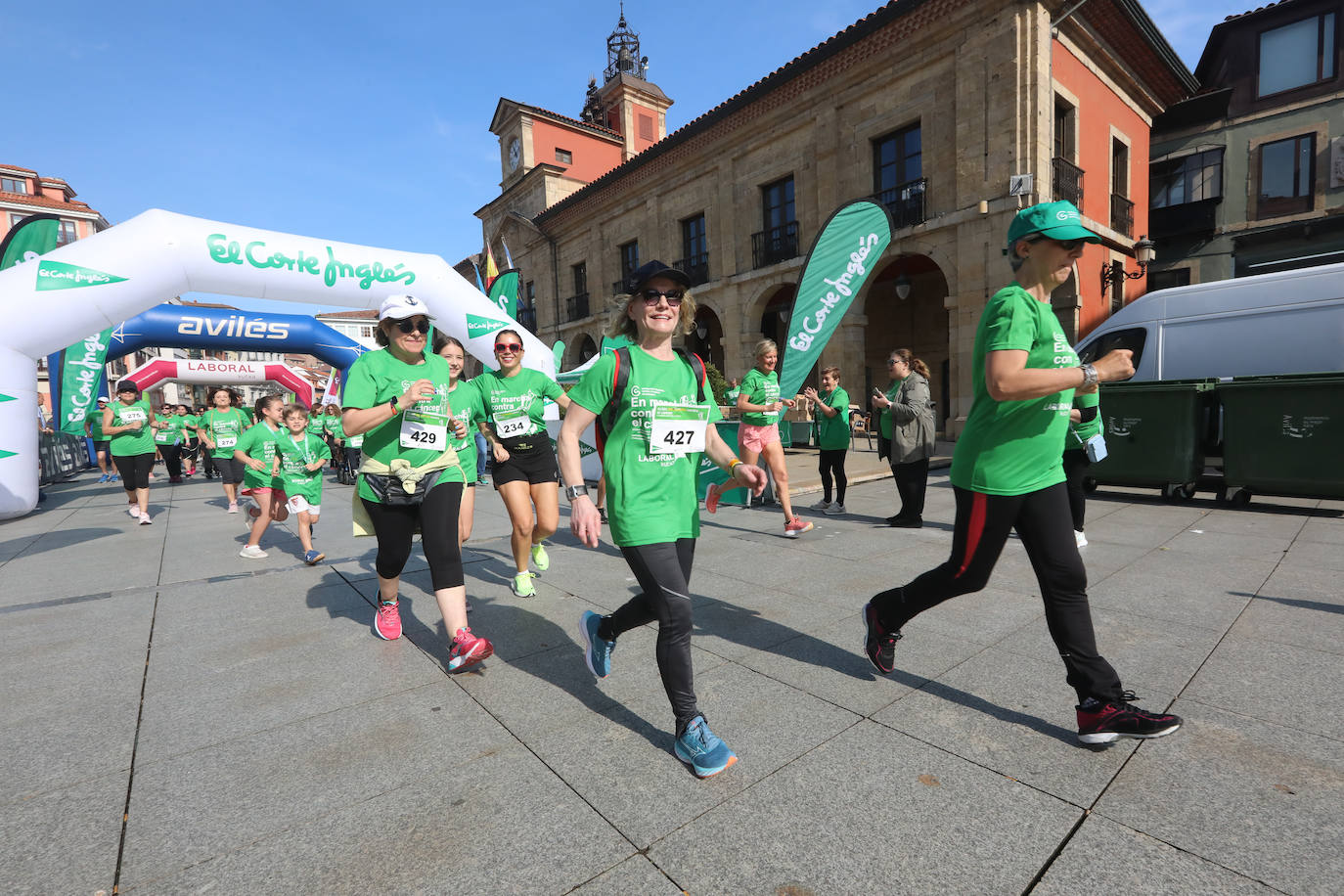 700 avilesinos corren contra el cáncer