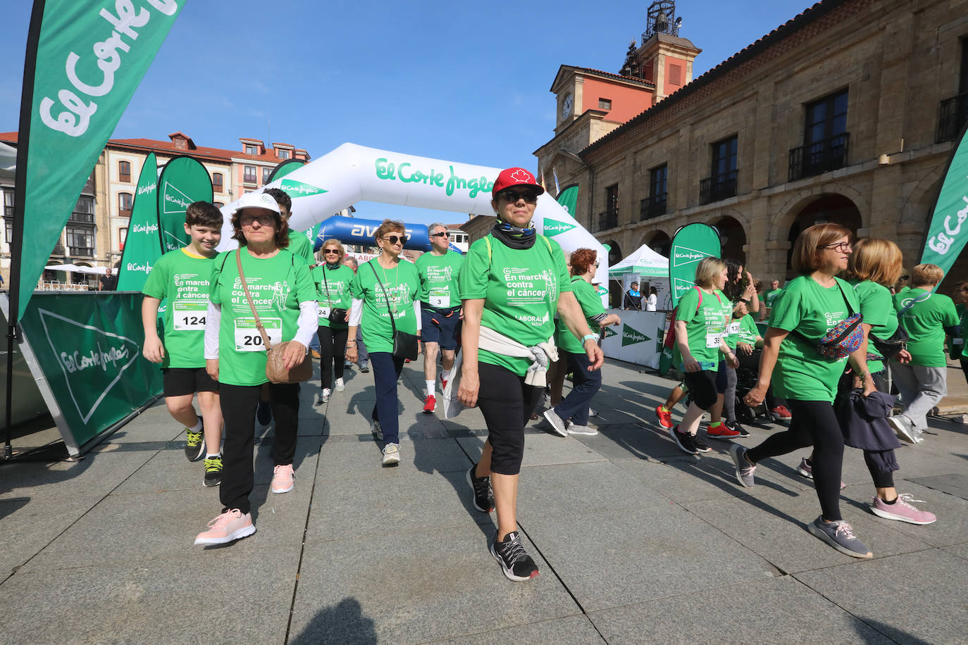 700 avilesinos corren contra el cáncer
