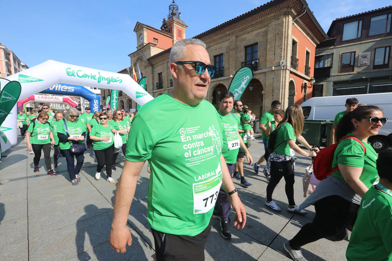 700 avilesinos corren contra el cáncer