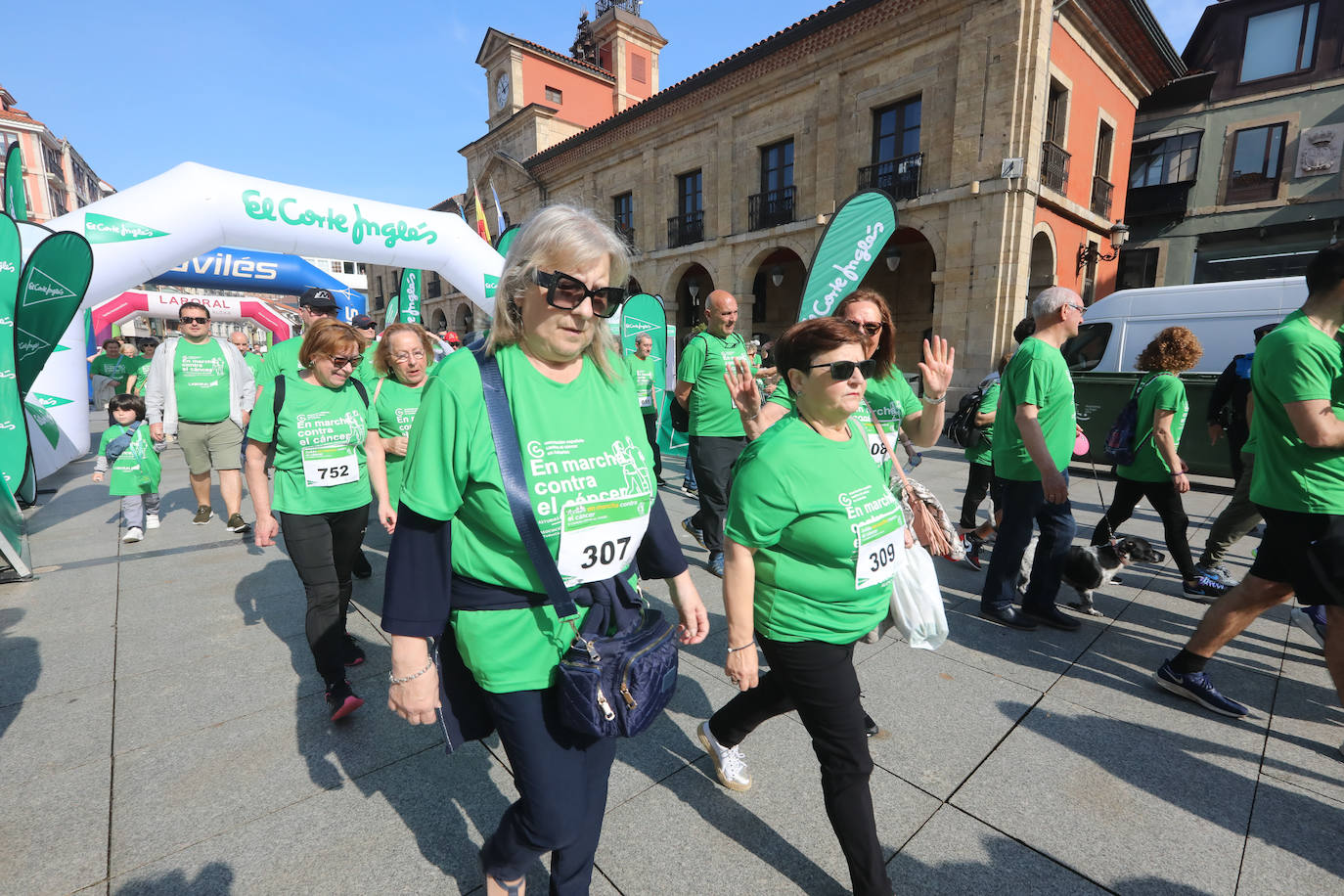 700 avilesinos corren contra el cáncer