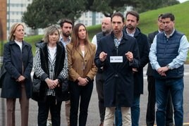 Sergio Sayas, portavoz adjunto del PP en el Congreso, interviene junto a Pumariega, Queipo y otros dirigentes populares.