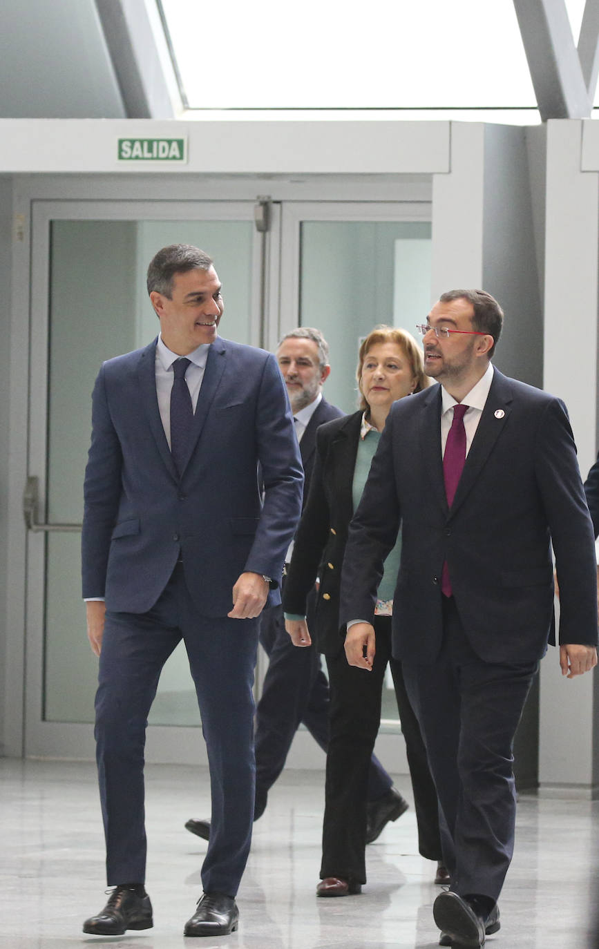 Pedro Sánchez, en Asturias: así fue su visita al HUCA