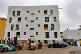 El exterior de uno de los edificios que se rehabilita en La Luz para viviendas para jóvenes.