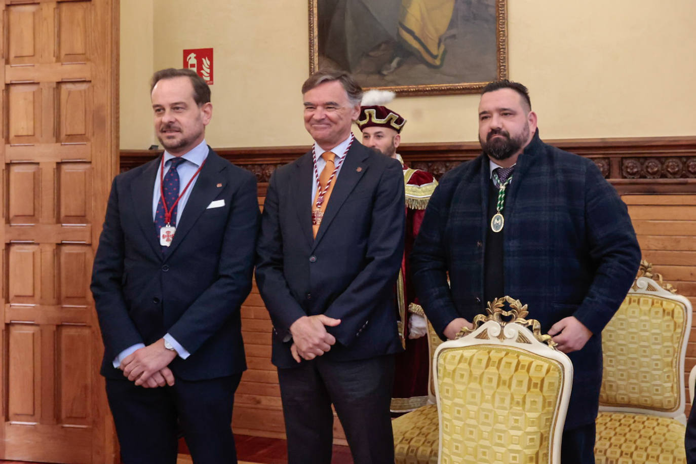 Un reconocimiento por los servicios prestados a Gijón: así fue la entrega de medallas