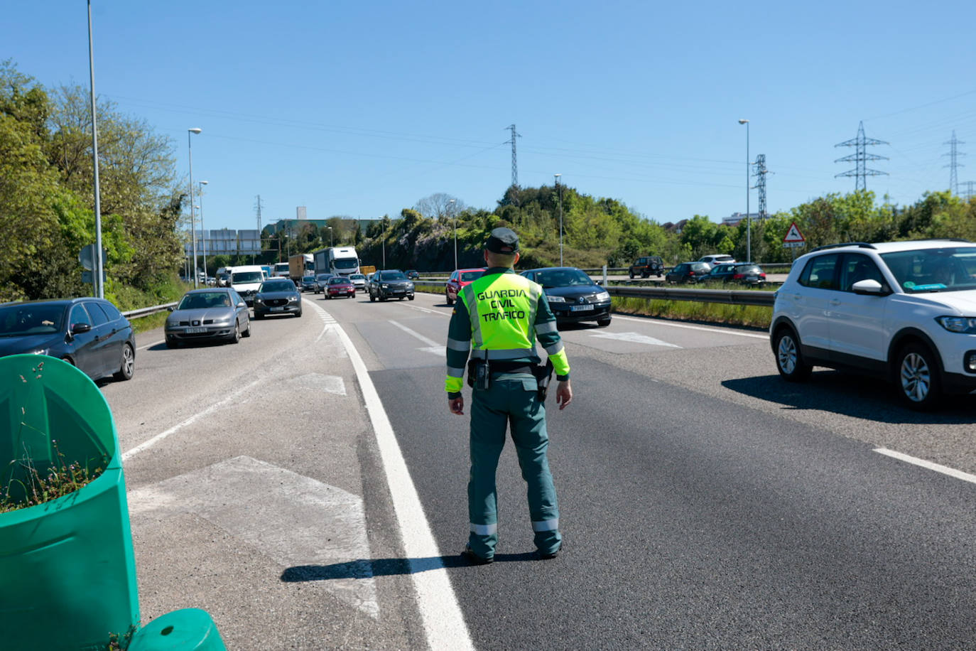 Gran atasco en Gijón por un accidente en la ronda sur