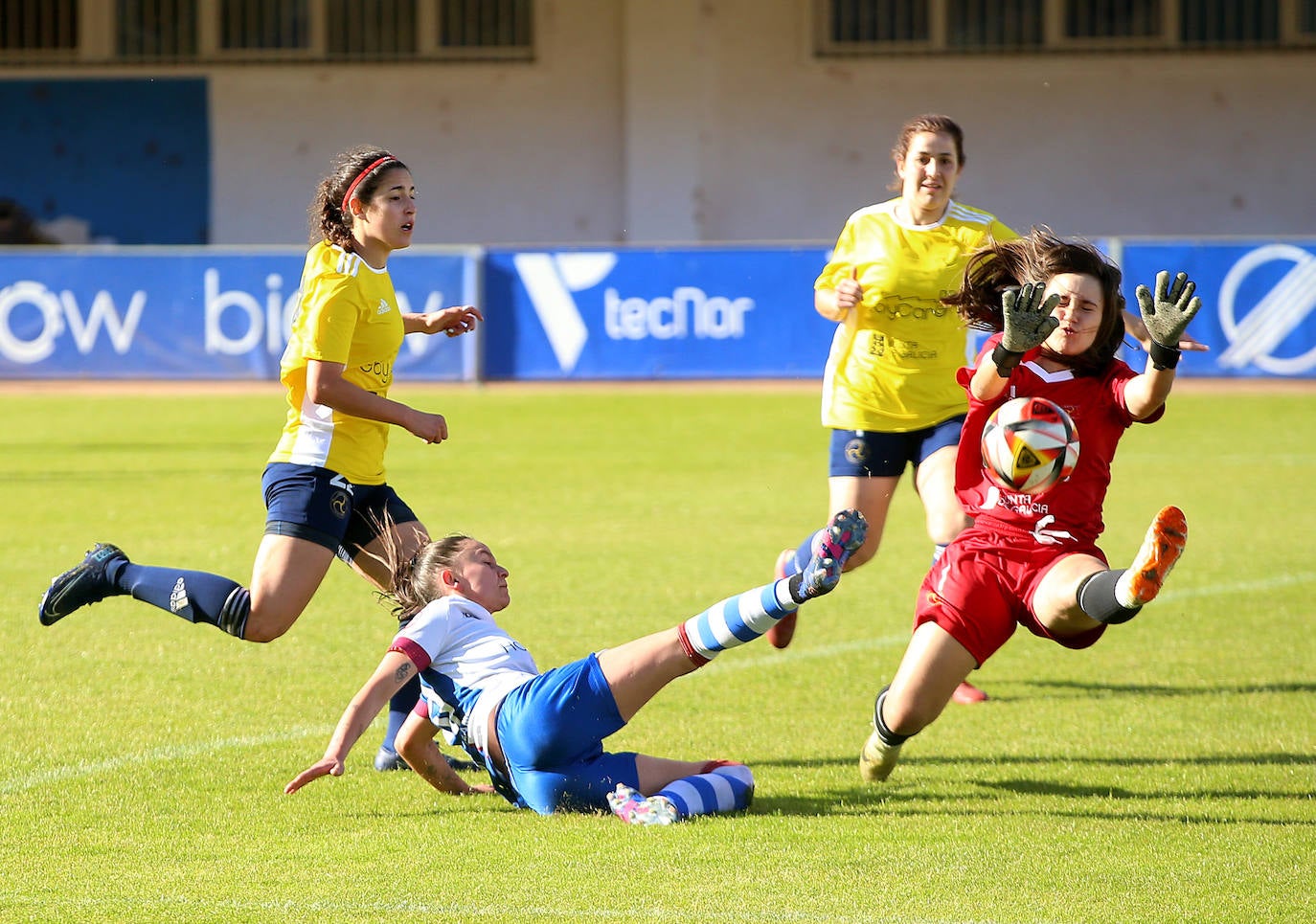 El Suárez Puerta arropa al Avilés Femenino