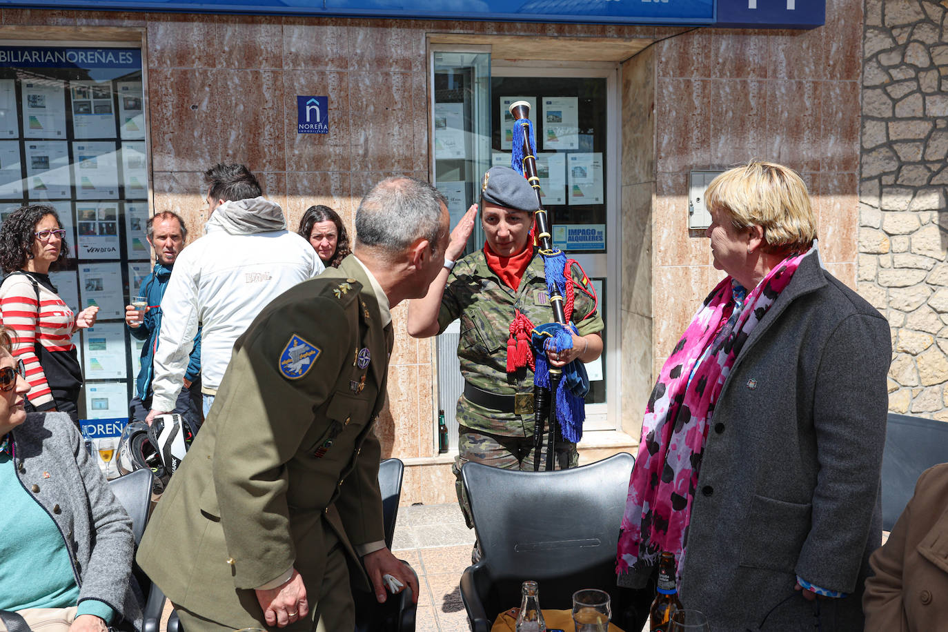 Gaitas, cornetas y tambores cierran las fiestas de Noreña