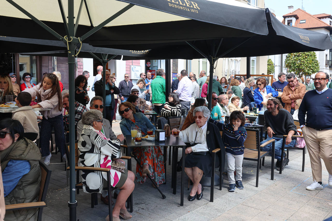 Gaitas, cornetas y tambores cierran las fiestas de Noreña