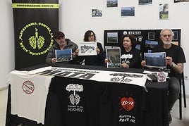 José Luis Rodríguez Peón, Sara Ceballos, Inés Prada y Manuel Cañete, ayer, en el Ateneo de La Calzada.