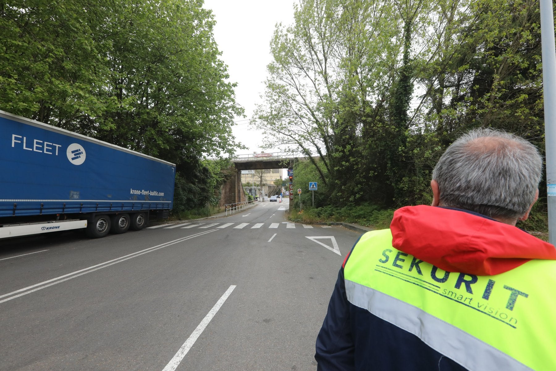 La celebración de la asamblea evitó que ayer hubiese concentración en la entrada principal.