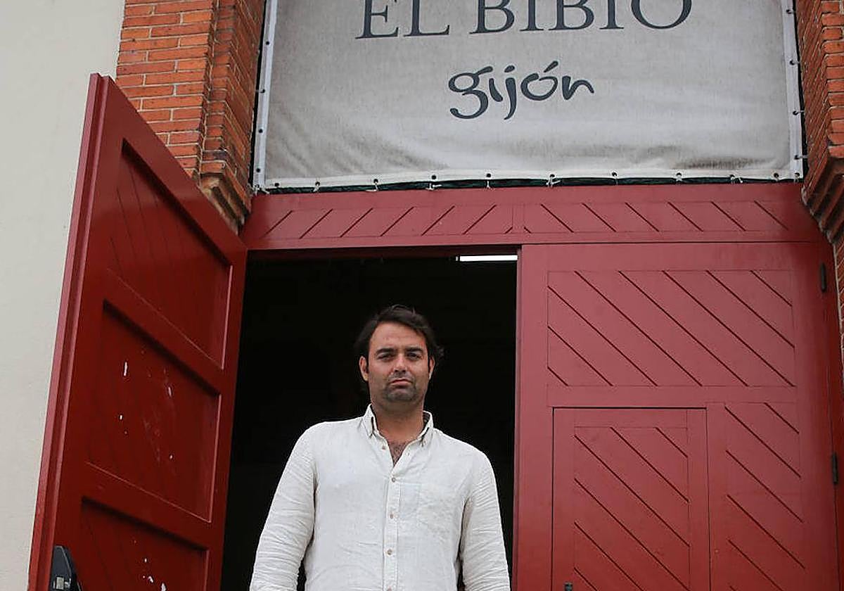 Carlos Zúñiga hijo.