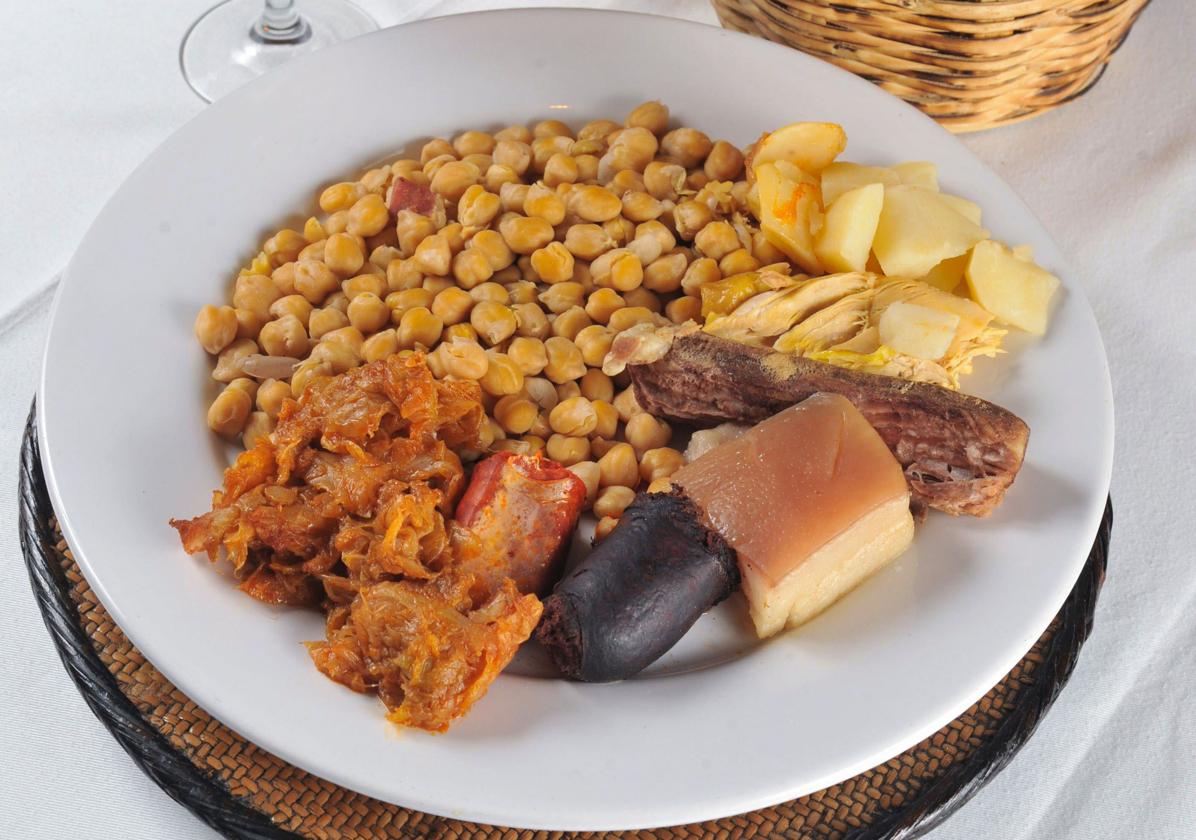 Plato de cocido madrileño.