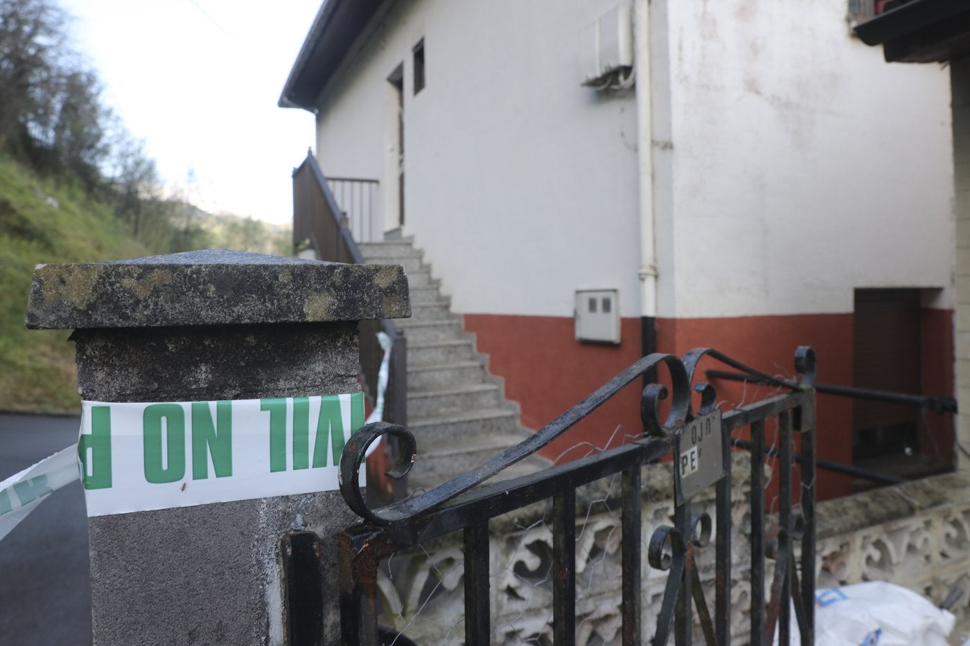 Casa en la que vivían Pablo Muñiz y su padre, precintada.