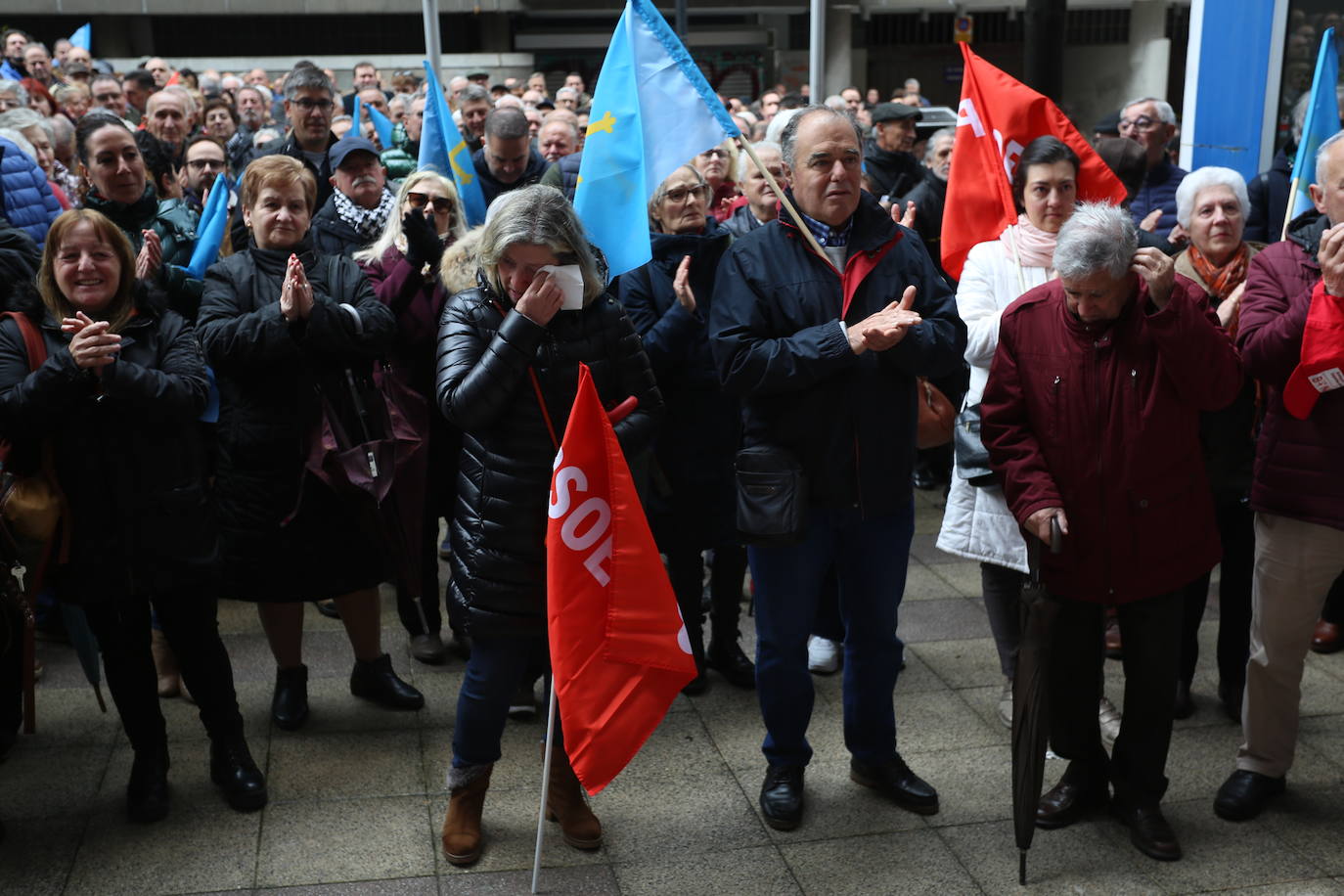 Concentración ante la sede de la FSA para «apoyar a nuestro legítimo presidente»