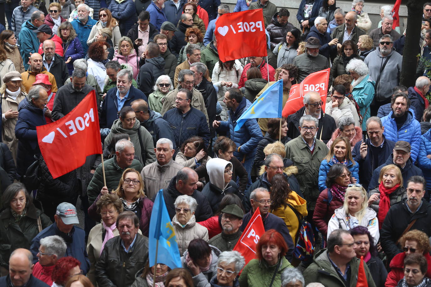 Concentración ante la sede de la FSA para «apoyar a nuestro legítimo presidente»