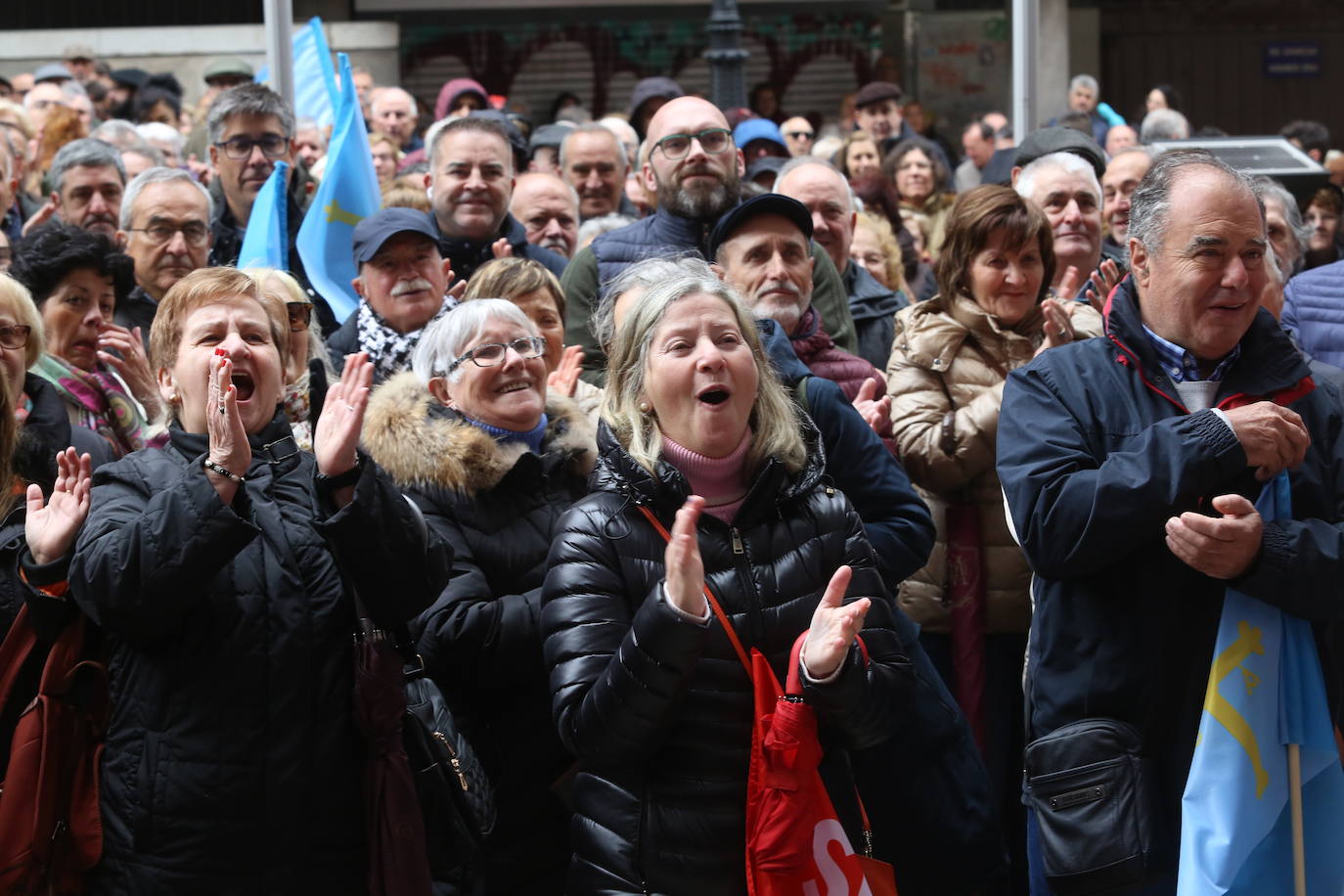 Concentración ante la sede de la FSA para «apoyar a nuestro legítimo presidente»