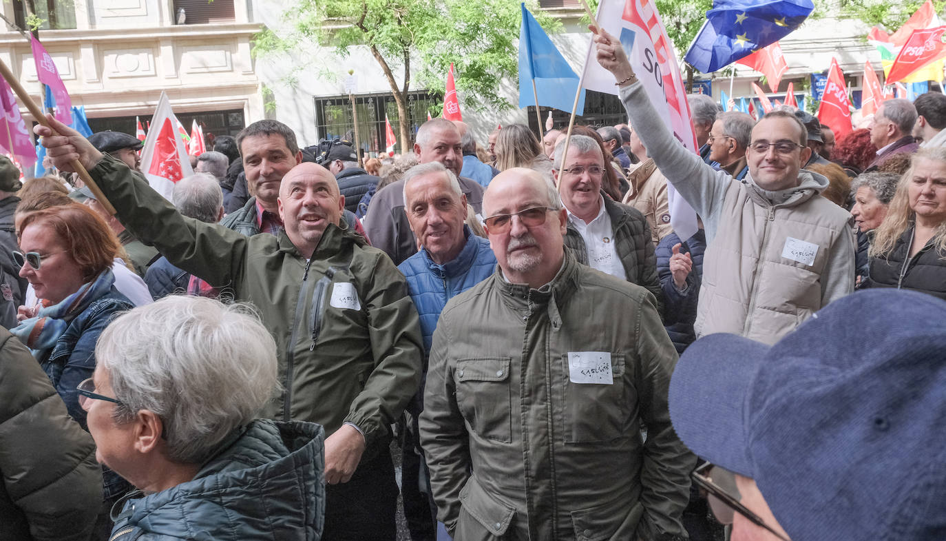 Militantes y simpatizantes socialistas asturianos en Madrid: «Yo, con Pedro Sánchez»