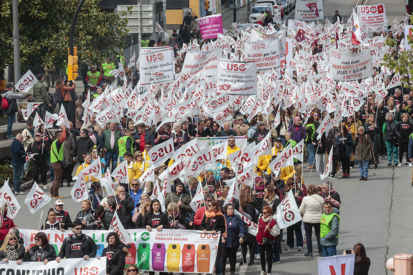 Así fueron las manifestaciones en Gijón de USO y los sindicatos minoritarios