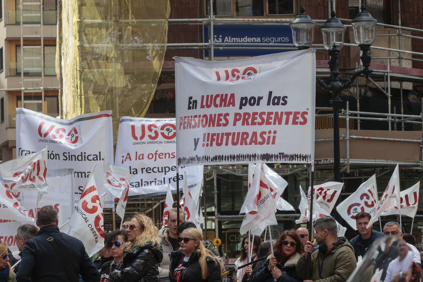 Así fueron las manifestaciones en Gijón de USO y los sindicatos minoritarios