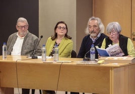 De izquierda a derecha, Vicente G. Oliva, Amalia Trancho, Lluis A. González y Mª Xosé Rodríguez.