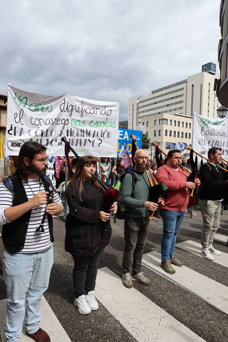 Las imágenes que deja la manifestación en Oviedo por la oficialidad del asturiano