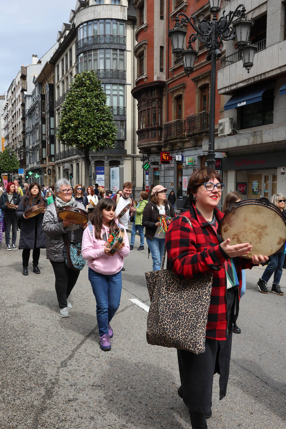 Las imágenes que deja la manifestación en Oviedo por la oficialidad del asturiano